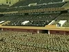 Slavnostního ceremoniálu ke druhému výroí Kim ong-ilovy smrti se zúastnily tisícovky pedstavitel reimu