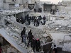 Vládní síly bombardovaly Aleppo, lidé pátrají po peivích