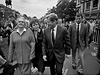 Fotografie ze srpna 1990 pi návtv "sedmi statených" v Praze. Zleva: Jelena Bonnerová, vdova po Andreji Sacharovovi, Jana Kllusáková a Václav Havel.