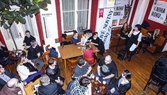 Knihou roku je básnická sbírka Bohdana Chlíbce Zimní dvr.