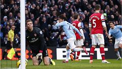 Silva z Manchesteru City slaví gól.