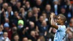Fernandinho a jeho oslavné gesto.