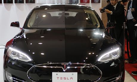 Automobilka Tesla zaala nabízet svj Model S v ín.