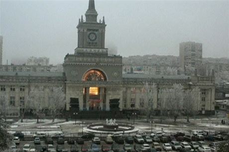 Moment výbuchu uvnit budovy vlakového nádraí ve Volgogradu 