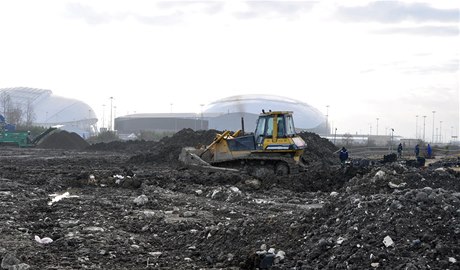 Olympijské hry v Soči. Úpravy okolo stadionů, kde dějiště her vypadalo 21. prosince jako staveniště