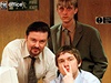 David (Ricky Gervais), Gareth (Mackenzie Crook) a Tim (Martin Freeman).