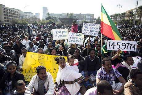 "Z vzení do vzení". Afriané v Tel Avivu protestovali proti migraní politice Izraele.