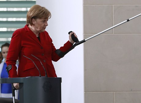Angela Merkelová se zranila pi bkování, v následujících tech týdnech neabsolvuje vechny pvodn plánované cesty.