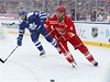 eský obránce Jakub Kindl pi zápase Winter Classic proti Torontu.