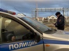 Ruský policista dohlíí na ubytovací stedisko nedaleko Soi