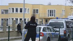 Na místo se sjeli, policisté, zásahová jednotka, hasi�i a pyrotechnik se speciáln� vycvi�eným psem.