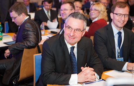 Eurposlanec Jan Zahradil na 24. kongresu strany ODS (vlevo)