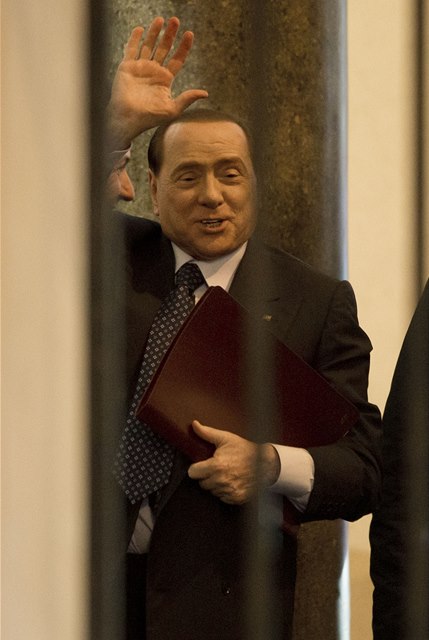 Odsouzený Berlusconi chce vést kandidátku své strany do eurovoleb.