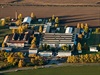Letecký pohled na sídlo turnovské spolenosti Sklostroj.