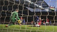 Šlágr s United rozhodl hattrickem Eto'o a Chelsea dál útočí na čelo