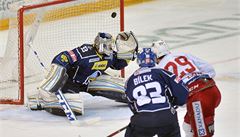 Luká Krenelok dává gól Slavie