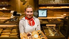 Ti podla, tmav regly, usmvav personl. Gastronauti se tu ct jako v rji. Dokud se podvaj na cenovky.