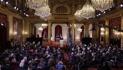 Tisková konference prezidenta Hollanda. 