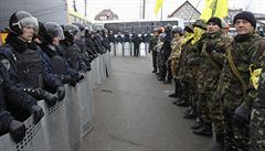 'ern tvrtek Ukrajiny.' Parlament nabdl vld metlu na demonstranty