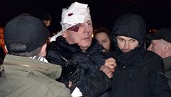 Policist pi srkch v Kyjev zranili exministra vnitra Lucenka 