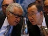 Zvlátní zmocnnec OSN pro Sýrii Lachdar Brahímí (vlevo) s generálním tajemníkem OSN Pan Ki-munem na mírové konferenci o Sýrii.