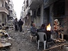 ivot mezi troskami - ulice obléhaného msta Homs.