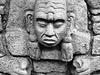 Mayové byli velmi zdatní kameníci. Své stavby zdobili mnoha reliéfy.