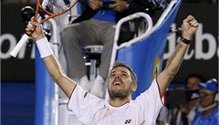 Je to doma! Stanislas Wawrinka se raduje z prvního grandslamového triumfu kariéry.