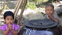 A� 41 procent d�tí ve v�ku do p�ti let trpí podvý�ivou.