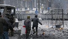 Střety v Kyjevě se vyostřují.  Opozice hovoří až o sedmi mrtvých