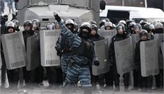 PEHLEDN: Ukrajinsk revoluce v sedmi dleitch bodech