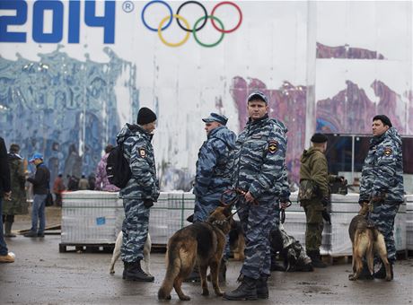 Poádkové jednotky dohlíejí na finální pípravy olympijských her v Soi.