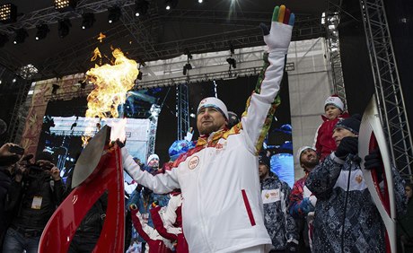 Olympijská pochodeň v ruskou čečenského prezidenta Kadyrova.