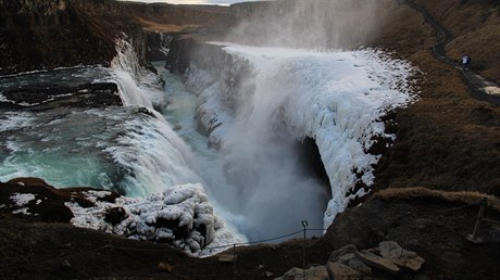Vodopád je na Islandu takka bezpoet.