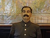 Rekreanímu sídlu bývalého ruského diktátora vévodí jeho vosková figurína, která je posazena u pracovního stolu.