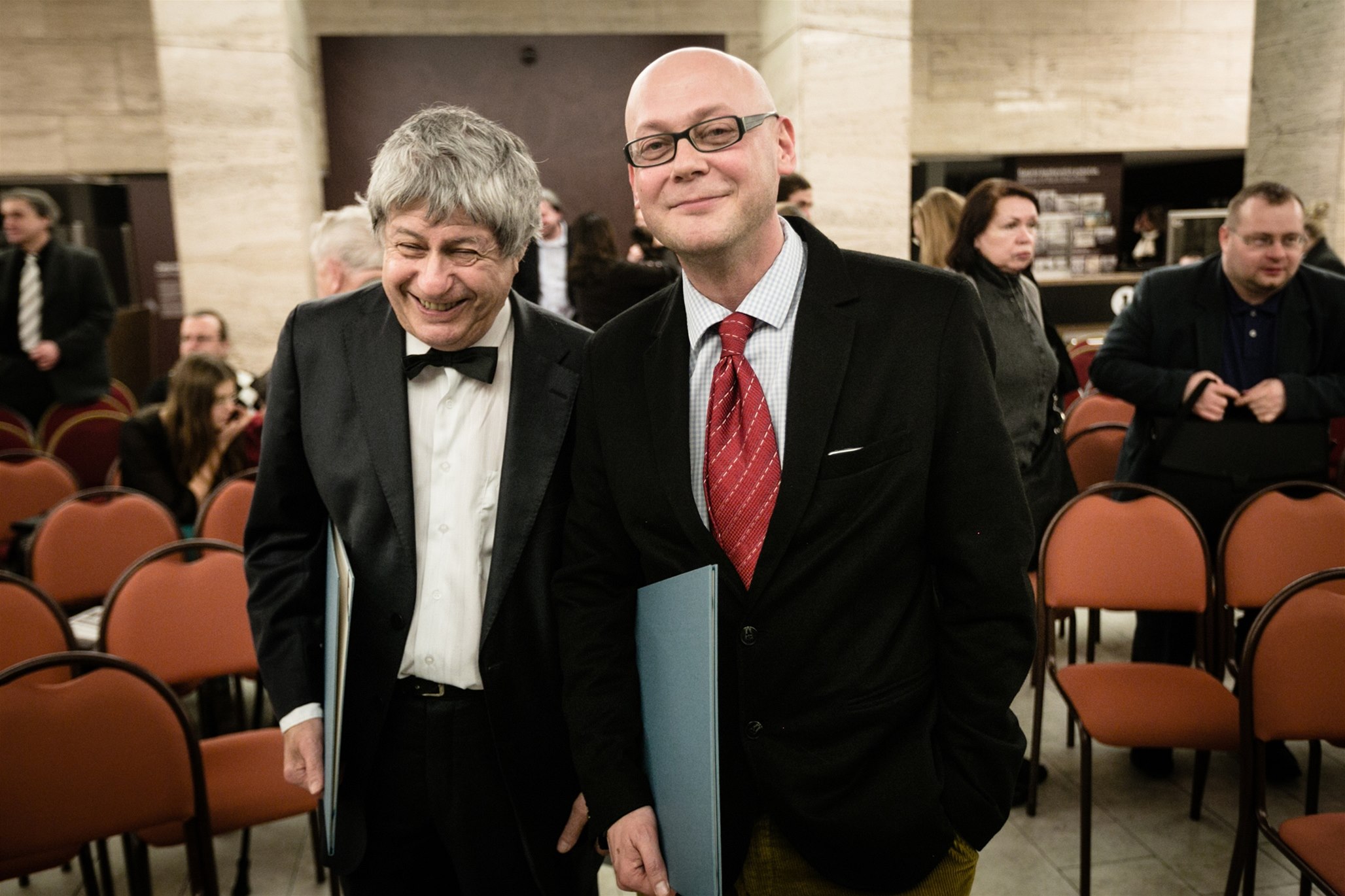 Ceny Ferdinanda Peroutky, slavnostní p�edání. Ocen�ni byli Ivan Klíma (vlevo) a Ji�í Pe�ás (vpravo).