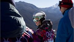 Snowboardistka árka Panochová pi tréninku slopestylu.