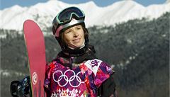 Snowboardistka árka Panochová pi tréninku slopestylu.