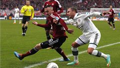 Goetzeho (vpravo) atakuje Drmi�.