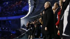 Ruský prezident Vladimir Putin proná�í slavnostní �e�