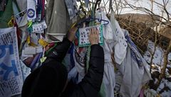 Devadesátiletá Ju Sang-gak je p�vodem z KLDR, nyní v�ak �ije v Ji�ní Koreji. Na ostnatý drát na hranicích obou zemí v�í jméno svého bratra, který z�stal na severu. 