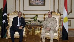 Generál Abdal Fatáh Sísí (vpravo) s libyjským premiérem Alí Zajdánem.