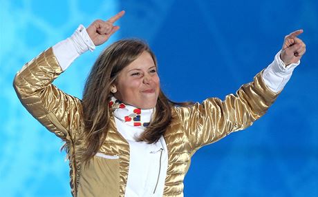 Zlat ceremonil. esk snowboardkrosaka Eva Samkov pebr zlatou olympijskou medaili