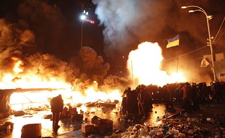 Boj mezi plameny. Námstí Nezávislosti v Kyjev.