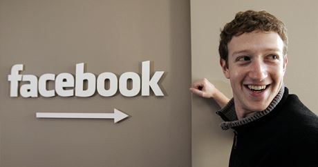 Facebook a jeho zakladatel Mark Zuckerberg