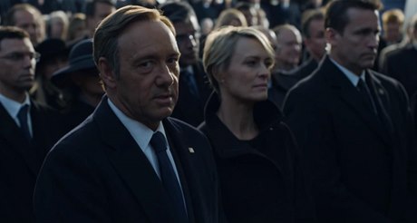 Miliony fanouk seriálu House of Cards eká perný víkend 