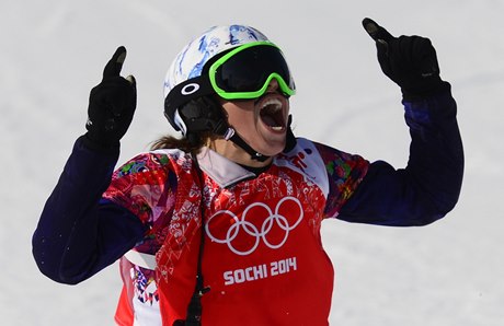 Eva Samková se raduje ze zisku zlaté olympijské medaile