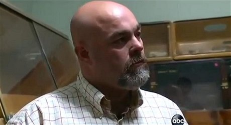 Kontroverzního amerického pastora Jamieho Cootse zabil chestýí jed. Zemel poté, co odmítl lékaské oetení.