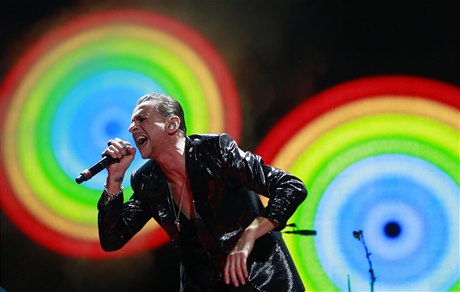 Frontman kapely Depeche Mode pi únorovém vystoupení v Praze.