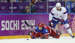 Le�ící Nikolaj Kuljomin a Jonas Holos.